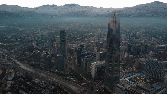 OCDE reduce proyección de crecimiento para Chile en 2026 y llama a fortalecer la eficiencia del gasto público