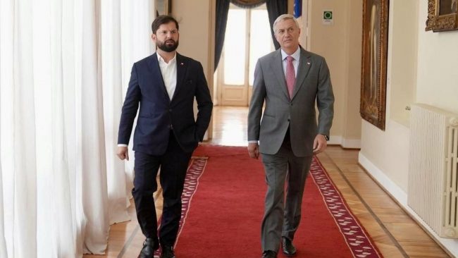 Boric aborda la reunión con Kast en La Moneda: destaca inicio de las coordinaciones para un "traspaso de mando ejemplar"