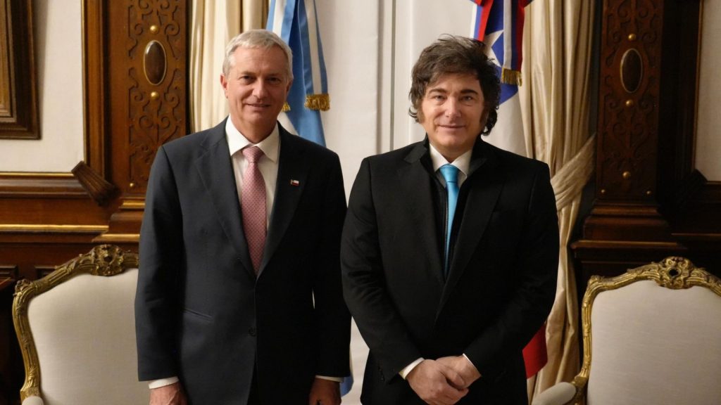 Kast se reúne con Milei en Buenos Aires y deja abierta la opción de sumar a José Luis Daza a su equipo económico