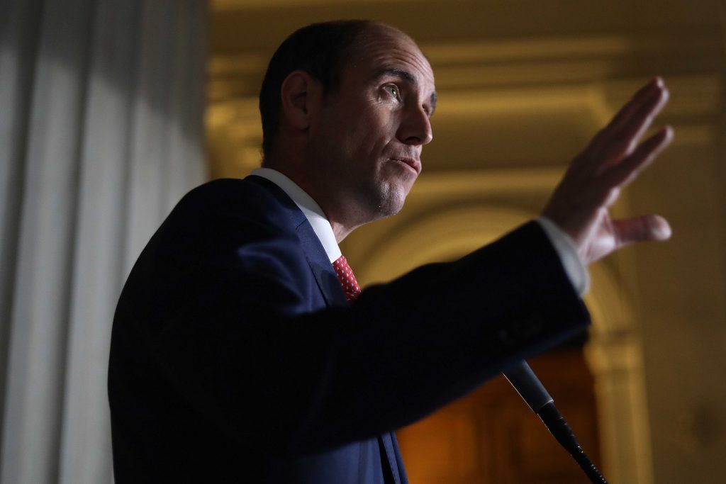 Ministro Arrau afirma que “hay miles de millones en proyectos”, pero el desafío es destrabarlos