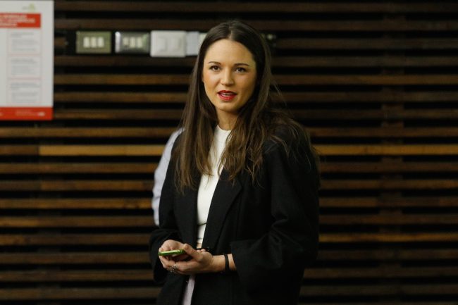 Declaraciones de Irina Karamanos desatan debate transversal por figura de la primera dama