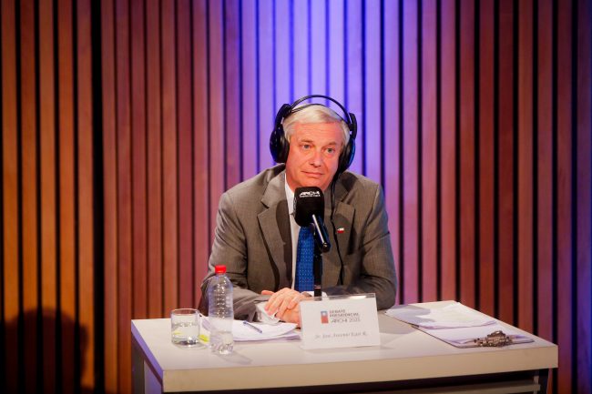 Kast se pronuncia sobre infancia trans y evita responder sobre indulto a Krassnoff