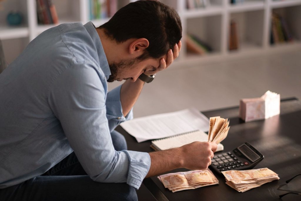 Fin de año y gastos sin control: claves para evitar el sobreendeudamiento