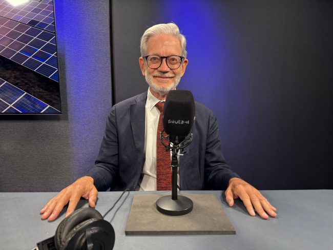 Juan Andrés Fontaine: "Si el país logra aumentar su crecimiento a 3 o 3,5%, y el gasto crece menos, se puede financiar una rebaja tributaria"