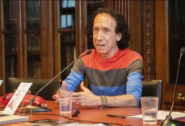 Quién fue Vicente Ruiz: el artista que llevó el cuerpo a la primera línea de la contracultura chilena