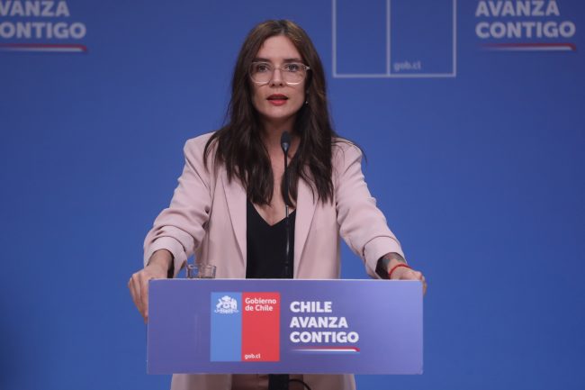 Vallejo responde al PC por críticas a dichos de Boric sobre Cuba y reafirma que el Presidente fija la política exterior