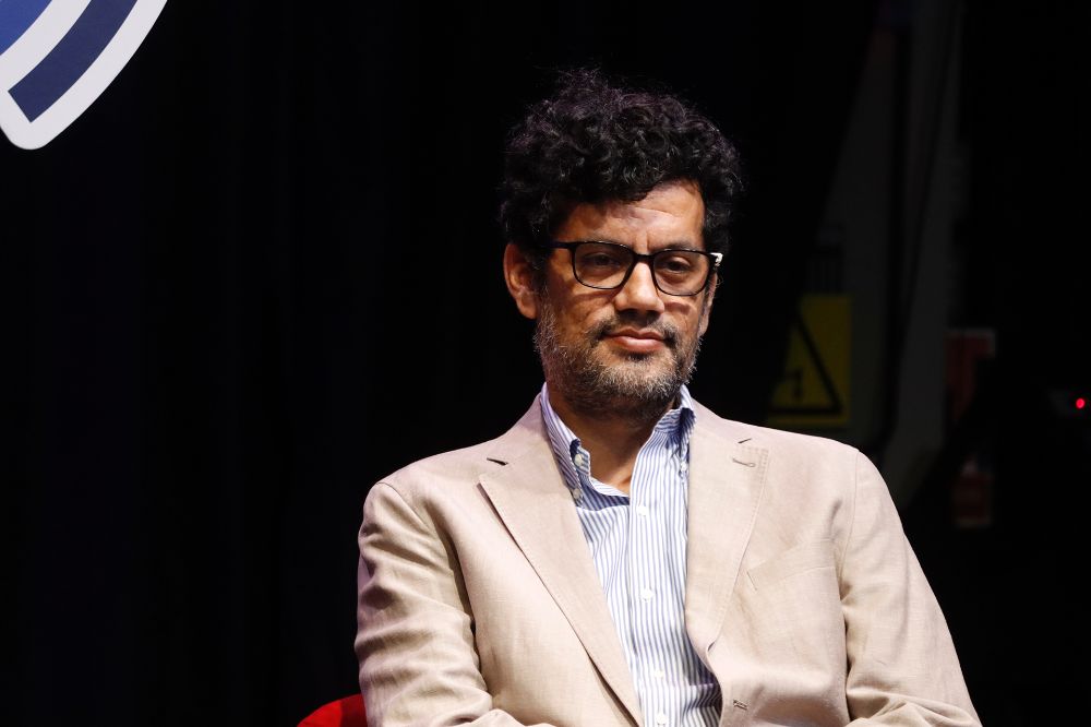 Héctor Carvacho y la alerta sobre la soledad y desconfianza en Chile