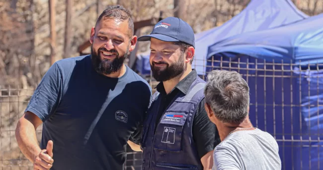 Presidente Boric visita Concepción y Conaf reporta 13 incendios activos mientras sigue la crisis forestal en Chile