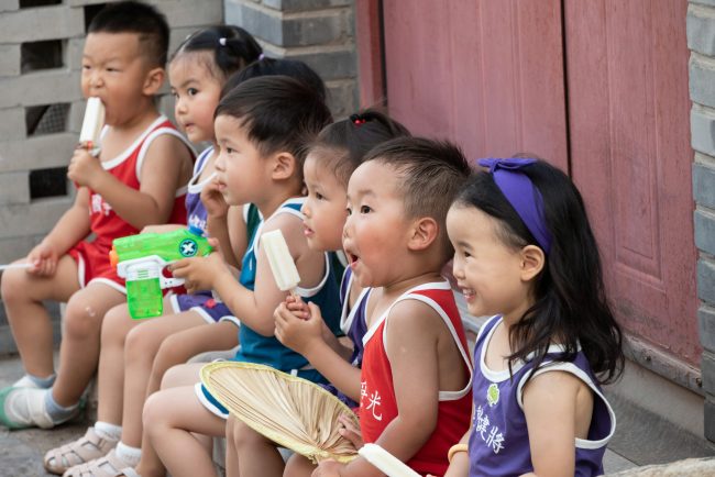 China y su paradoja demográfica: del hijo único al impuesto sobre los preservativos