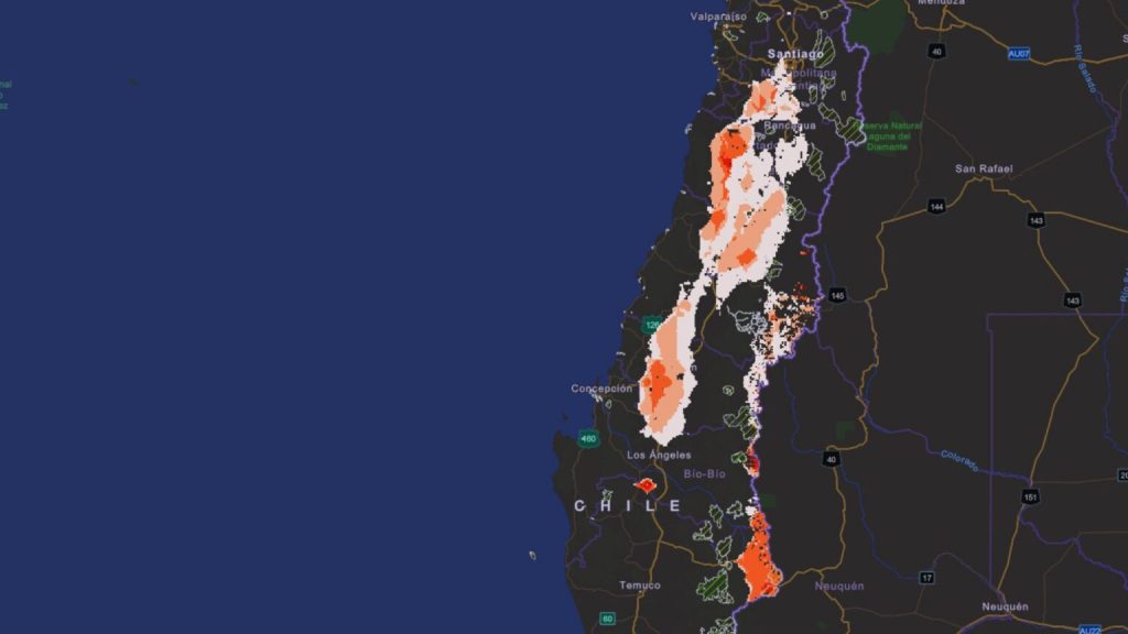 Este sábado será el peak: Conaf activa botón rojo en 6 regiones por riesgo de incendios forestales en medio de ola de calor