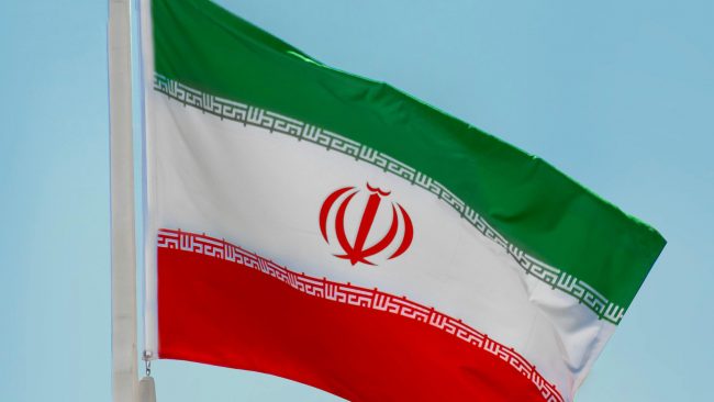 China recomienda a sus ciudadanos abandonar Irán "lo antes posible" en medio de tensión con EE.UU.