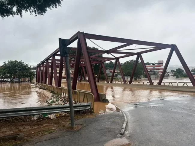 Al menos 14 muertos por intensas lluvias en Brasil: inundaciones obligan a evacuar a cientos de personas