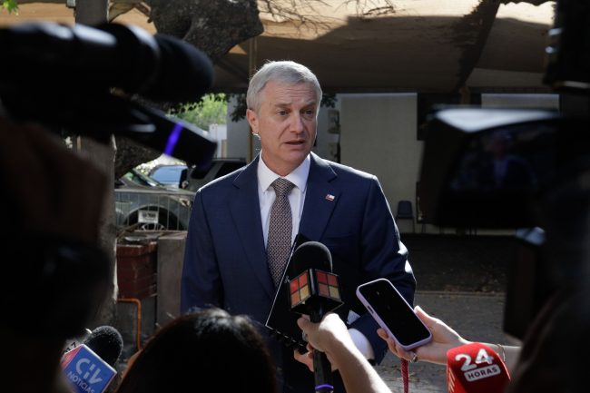 Presidentes de Chile Vamos y Republicanos se reúnen con Kast en la “Moneda chica” en medio de polémica por cable submarino chino