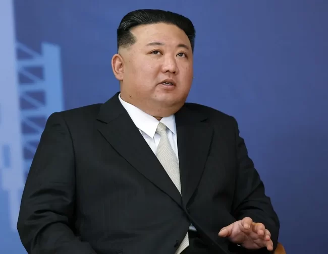 China felicita a Kim Jong-un tras su reelección como secretario general en Corea del Norte