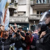 Senado argentino aprueba reforma laboral de Milei entre protestas y tensiones sociales