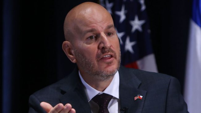 Embajador de EE.UU. pone en duda continuidad del cable chino: "Yo creo que ya se acabó"