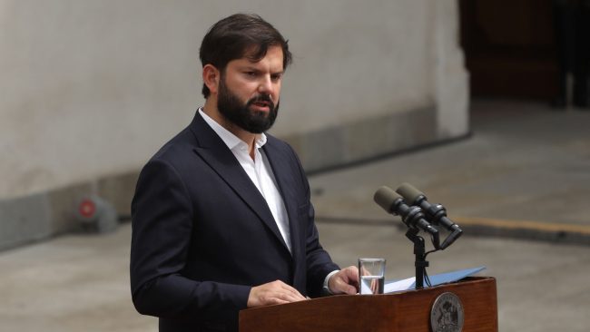 Boric realiza nuevo llamado a la oposición para aprobar la sala cuna universal: 