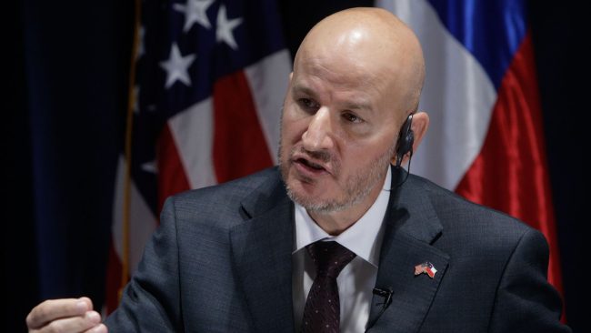 Comisión de Obras Públicas oficia a Cancillería para evaluar salida del embajador de EE.UU. en Chile por polémica del cable submarino