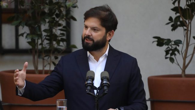 Boric acusa a Kast de "empañar" el proceso del traspaso de mando y pide retomar las bilaterales