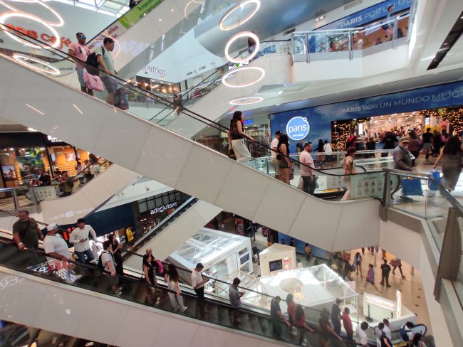 CNC defiende apertura del comercio en Viernes Santo tras llamado de Chomali a cerrar locales