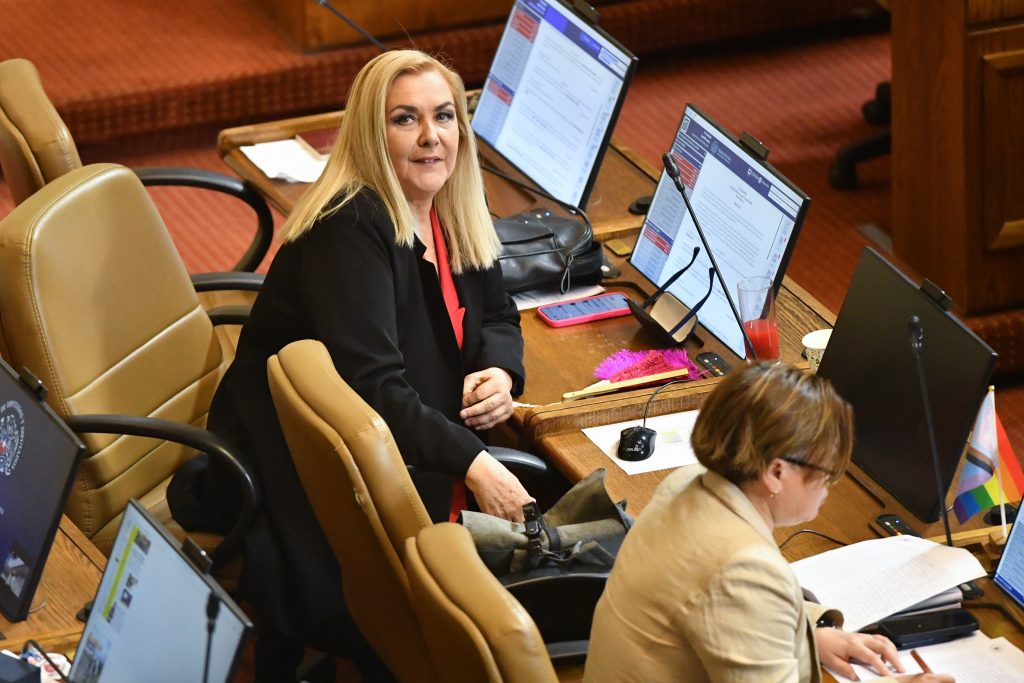 Pamela Jiles es el nombre acordado para presidir la Cámara tras acuerdo entre el actual oficialismo y la DC