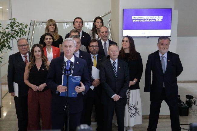 Kast suma a la ministra de Desarrollo Social al comité político en la antesala de su llegada a La Moneda