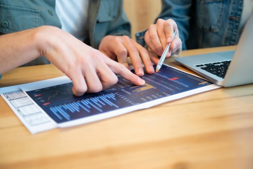 De cero a inversor: todo lo que necesitas saber sobre acciones antes de poner tu primer peso