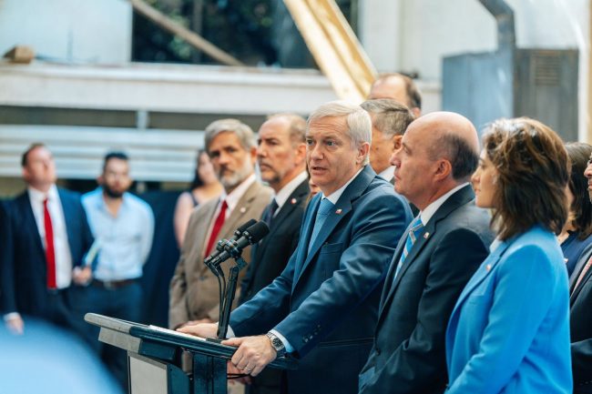 Presidente electo pide frenar decisiones clave del Gobierno en sus últimos días de mandato