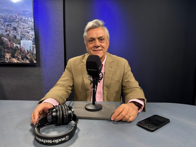 Longueira anuncia que "lo más probable" es que dispute la presidencia de la UDI y quiere ser candidato a alcalde por Conchalí