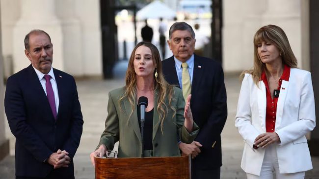 "Equipo Chile Sale Adelante": Gobierno anuncia comité de ministros para enfrentar crisis del petróleo