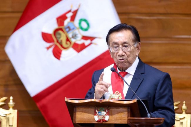 Presidente de Perú expresa preocupación por plan fronterizo de Kast y advierte sobre repetir la experiencia del Muro de Berlín