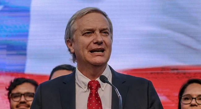 “Si tenemos exceso de trámites y mal clima político, Chile se frena”: Kast llama a una oposición constructiva