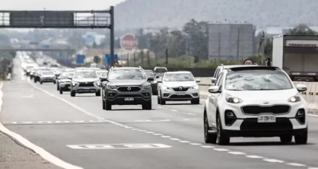 Semana Santa: MOP proyecta la salida de 450 mil vehículos de la RM