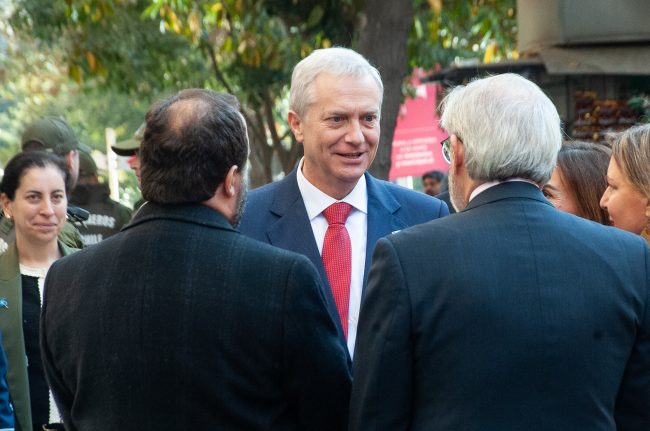 Autocrítica de Kast por “error por desconocimiento” tras almuerzo marca discurso sobre transparencia