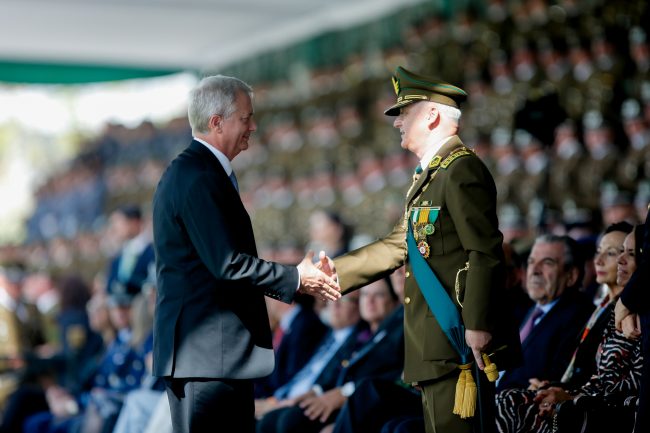 Gobierno anuncia medidas ante caída en dotación de Carabineros