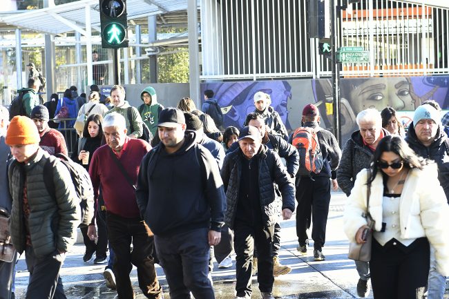 Alza de combustibles y deuda millonaria en subvenciones tensionan transporte en Valparaíso y provocan paro indefinido