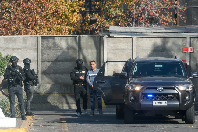 Secuestro en San Miguel: cuatro imputados llegan al Centro de Justicia y quedan a la espera de formalización