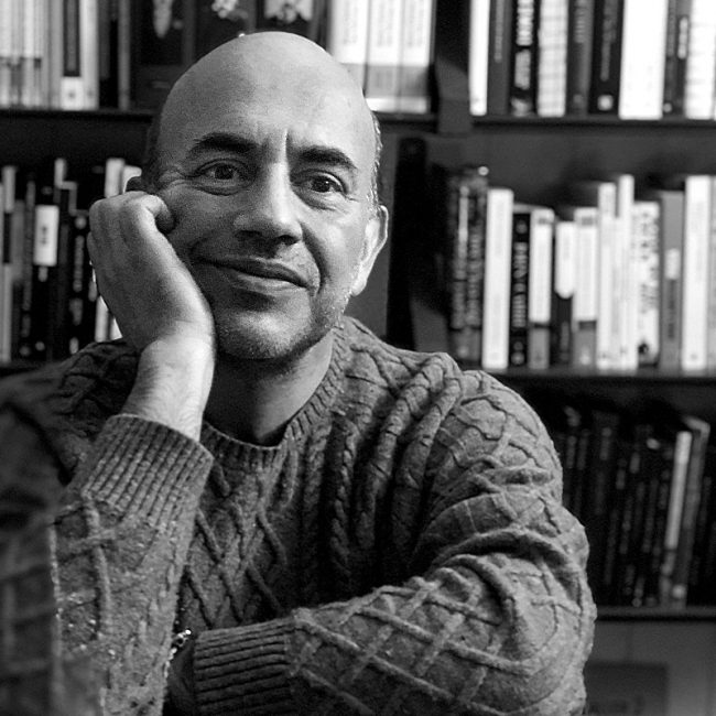 Sicólogo Gonzalo Rojas advierte sobre Chile: “Los autoritarismos son hijos del miedo” y alerta por crisis de confianza e incertidumbre