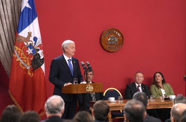 Primer informe de auditoría arroja 2.500 contrataciones al cierre de la administración Boric