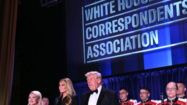 Trump anuncia nueva cena en 30 días tras ataque y ordena revisar seguridad presidencial