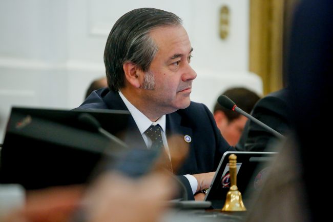 Romero acelera la megarreforma y fija votación “sí o sí” esta semana en comisión de Hacienda