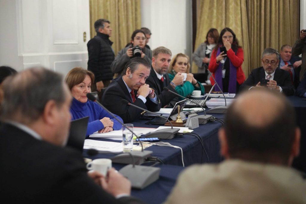 Comisión aprueba Reconstrucción Nacional pese a críticas por informe de Dipres