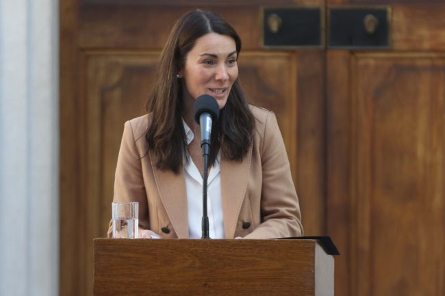 Mineduc redefine prioridades y fija fin de la tómbola