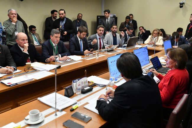 Gobierno logra aprobar crédito tributario al empleo con apoyo clave de la DC y Carlos Bianchi