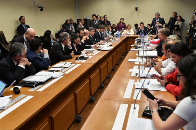 Gobierno apuesta por indicaciones sustitutivas para mantener cronograma de votación de la megarreforma en Hacienda