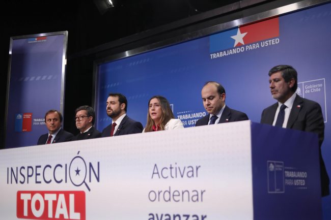 Gobierno detecta alertas por US$9.200 millones tras revisión de más de 500 servicios públicos