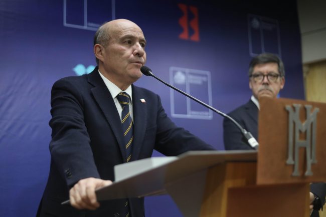 Corrección en cifras fiscales eleva deuda proyectada sobre 45% del PIB y abre disputa por cuentas heredadas