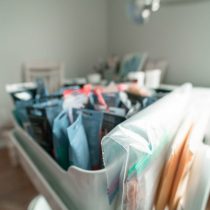 Cajas organizadoras, cajoneras y carritos: las mejores soluciones para mantener el orden en casa