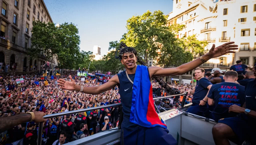 El Barcelona no es el primero: los equipos que han sido campeones frente a su clásico rival