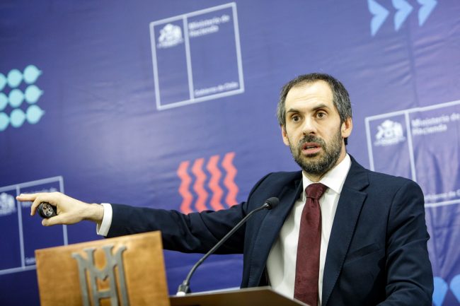Comisión rechaza AC contra Grau y libelo llega a Sala con informe negativo